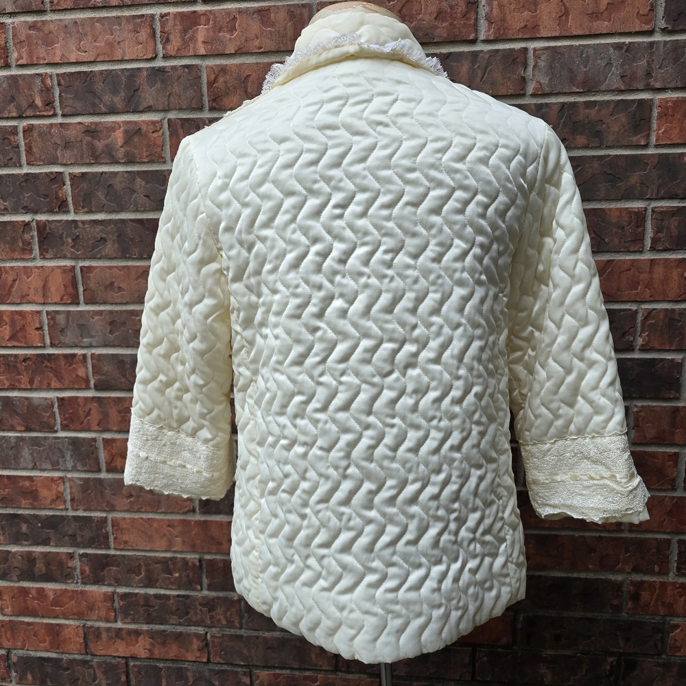1980s Christian Dior Quilted Bed Jacket Lingerie Size Medium Ivory Lace Vintage, - Picture 2 of 16
